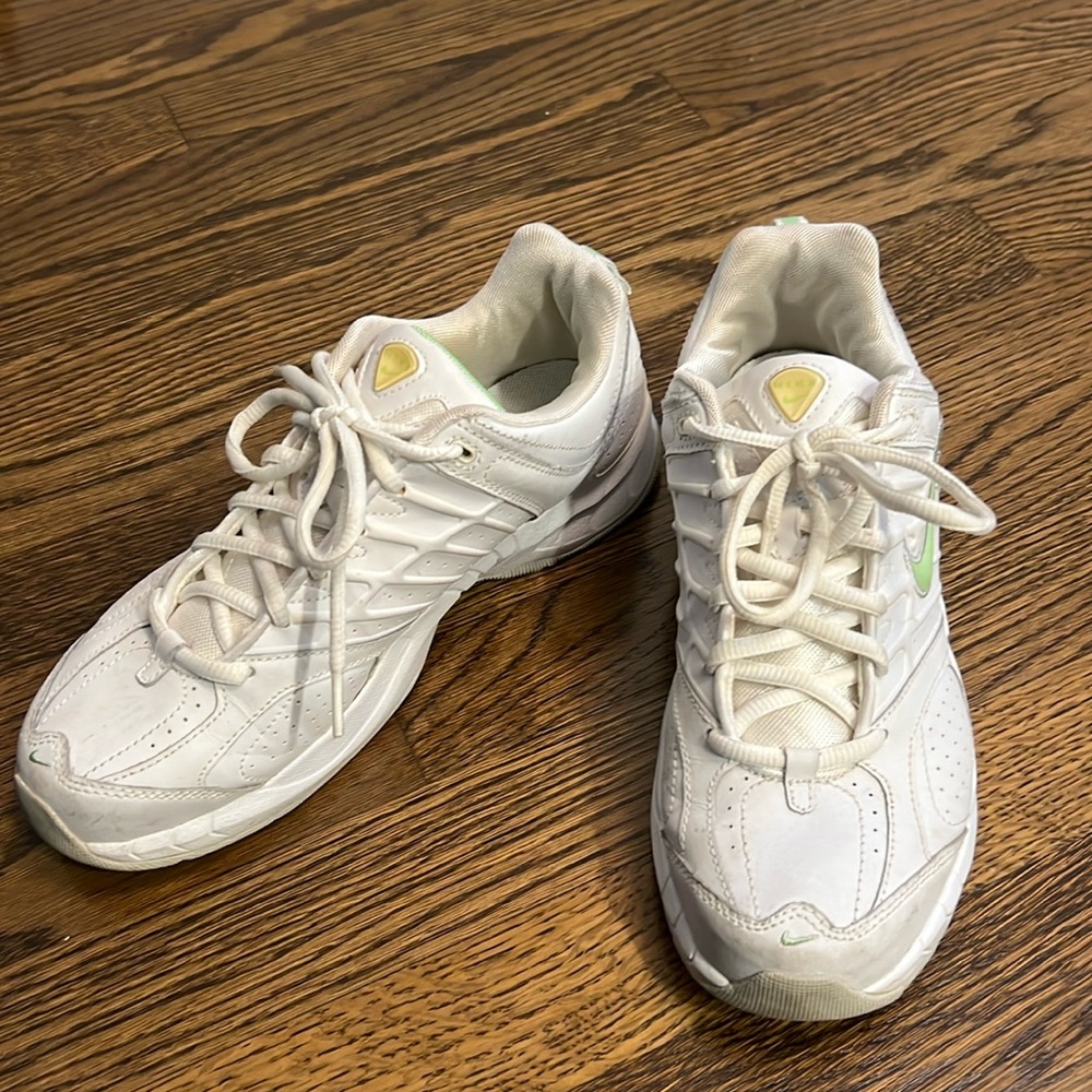 Nike T Lite V 315345-141 Dad White Sneakers Shoes Size 9.